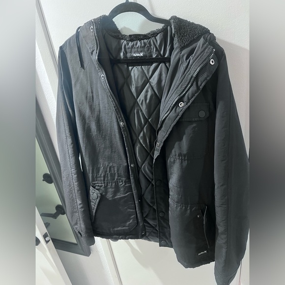 Hurley Men's Black Slammer Puffer Jacket Winter Size Large EUC Winter Warm - Picture 5 of 14